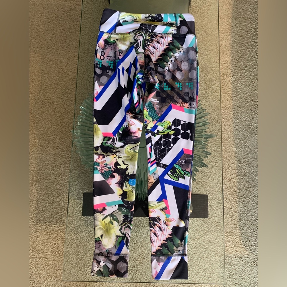 Reebok Multicolor Geometric & Floral Print Leggings - Picture 3 of 3